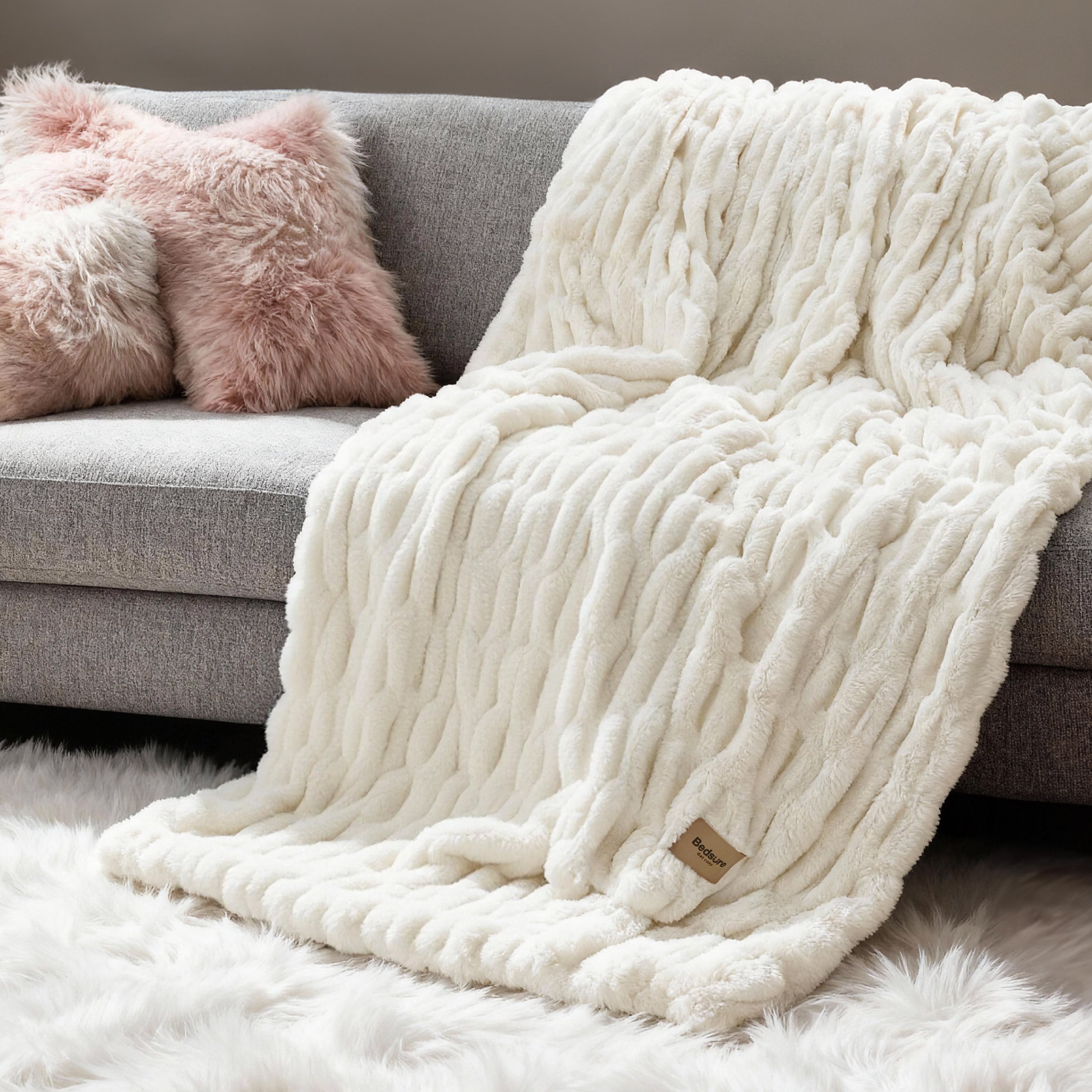 Double-sided Faux Fur Ruched Blanket - Image 2