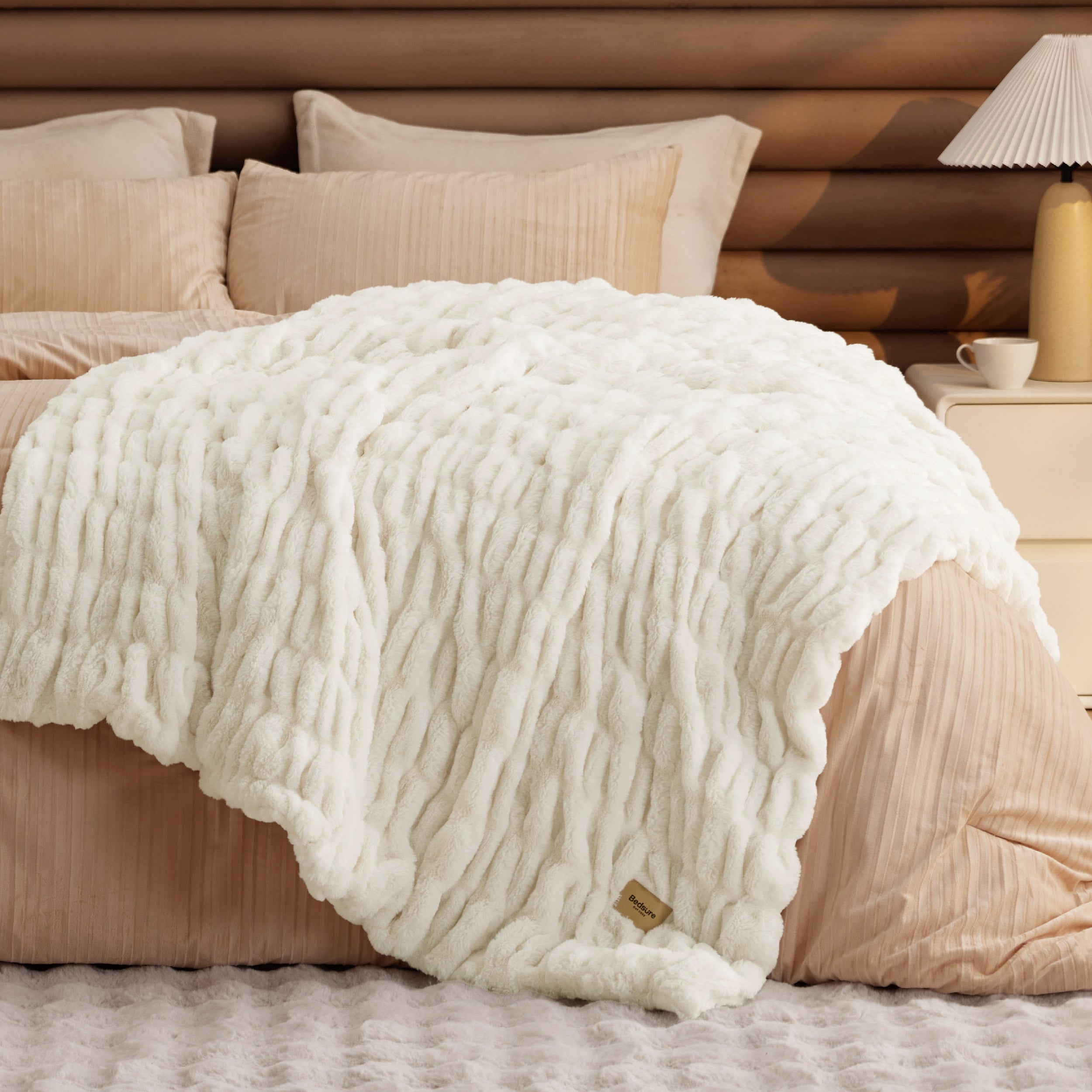 Double-sided Faux Fur Ruched Blanket - Image 3